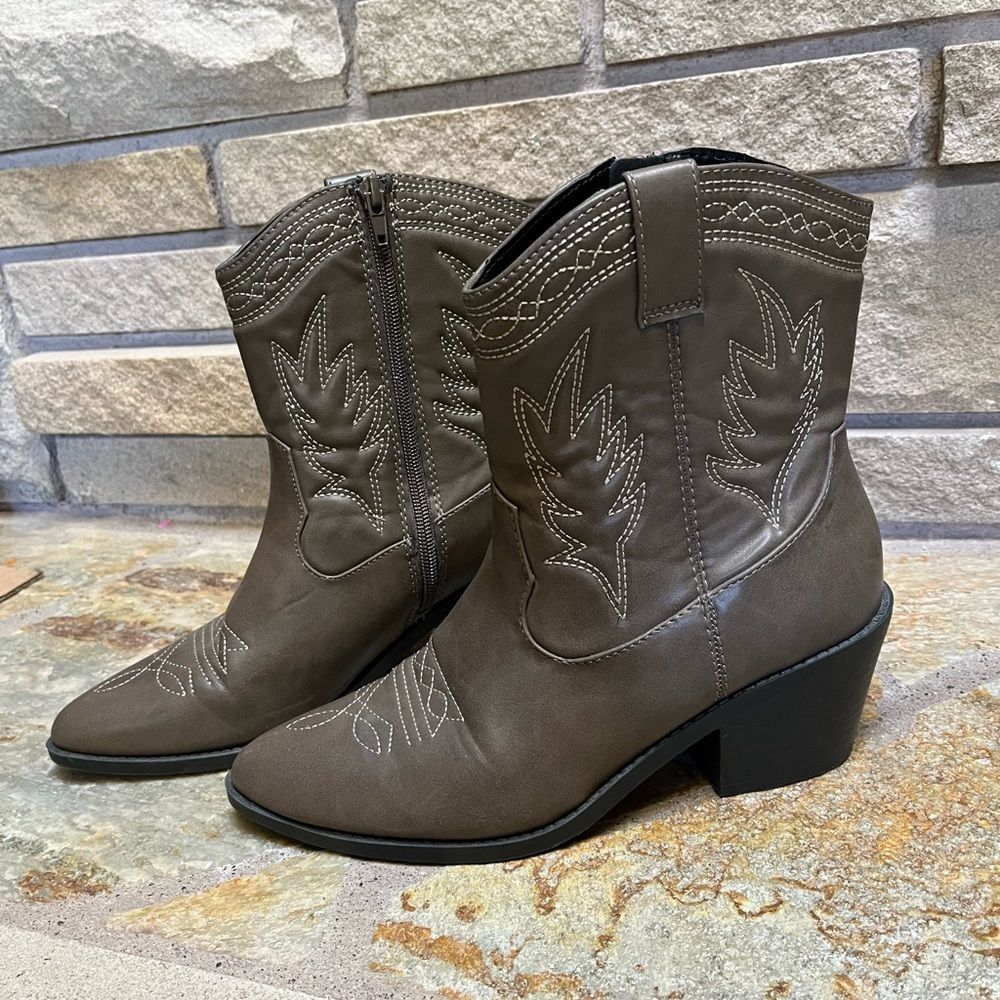 Soda Picotee Women Western Cowboy Cowgirl Stitched Ankle Boots Brown 8.5